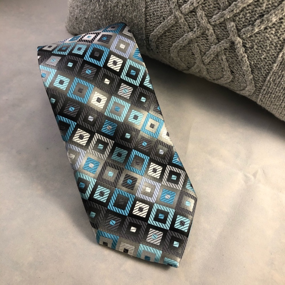 Croft & Barrow Tie Blue Diamond Pattern